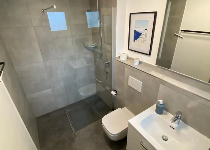 Schoene Zentrale 2 דירה